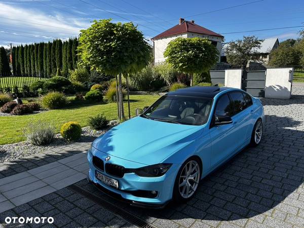 BMW Seria 3 328i Touring Sport Line - 1