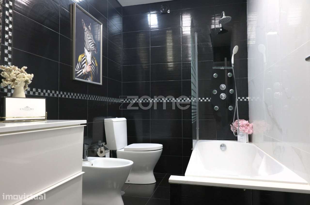Apartamento T2 renovado localizado no centro da Póvoa de Varzim-6