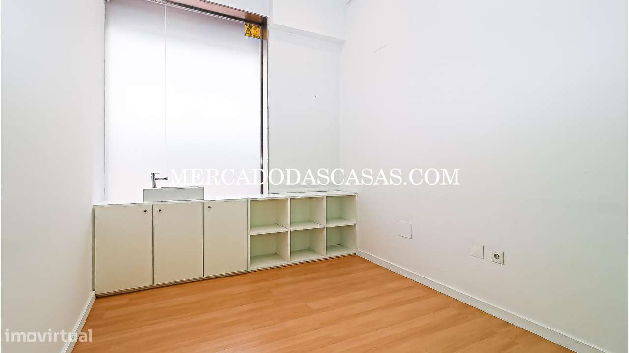 Loja em Espinho centro Rua 15/Rua 16 - Grande imagem: 2/16