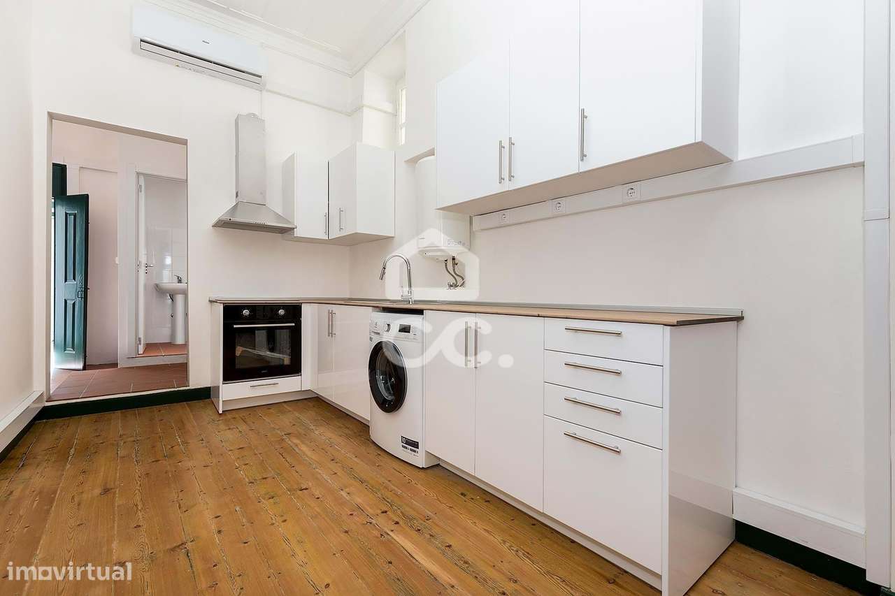 Prédio c/ 2 apartamentos junto à Praça do Giraldo | Centro Histórico d - Grande imagem: 5/33