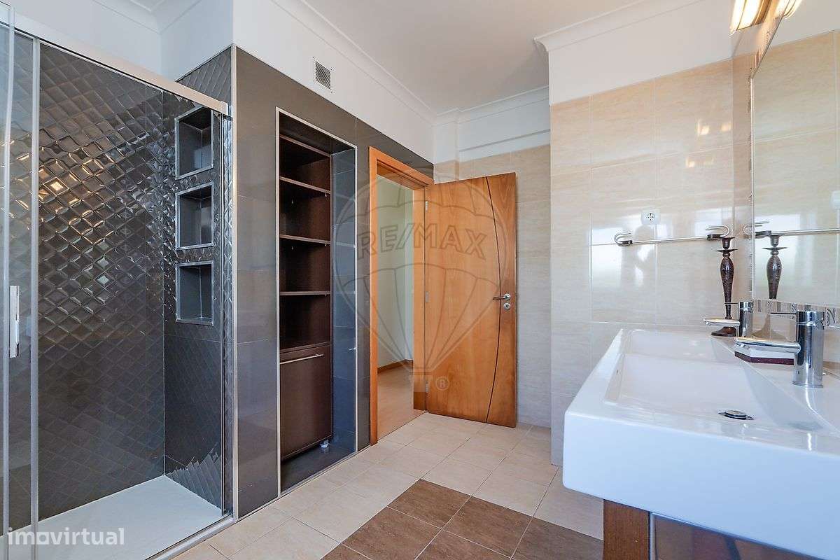 Moradia T4 para venda-22