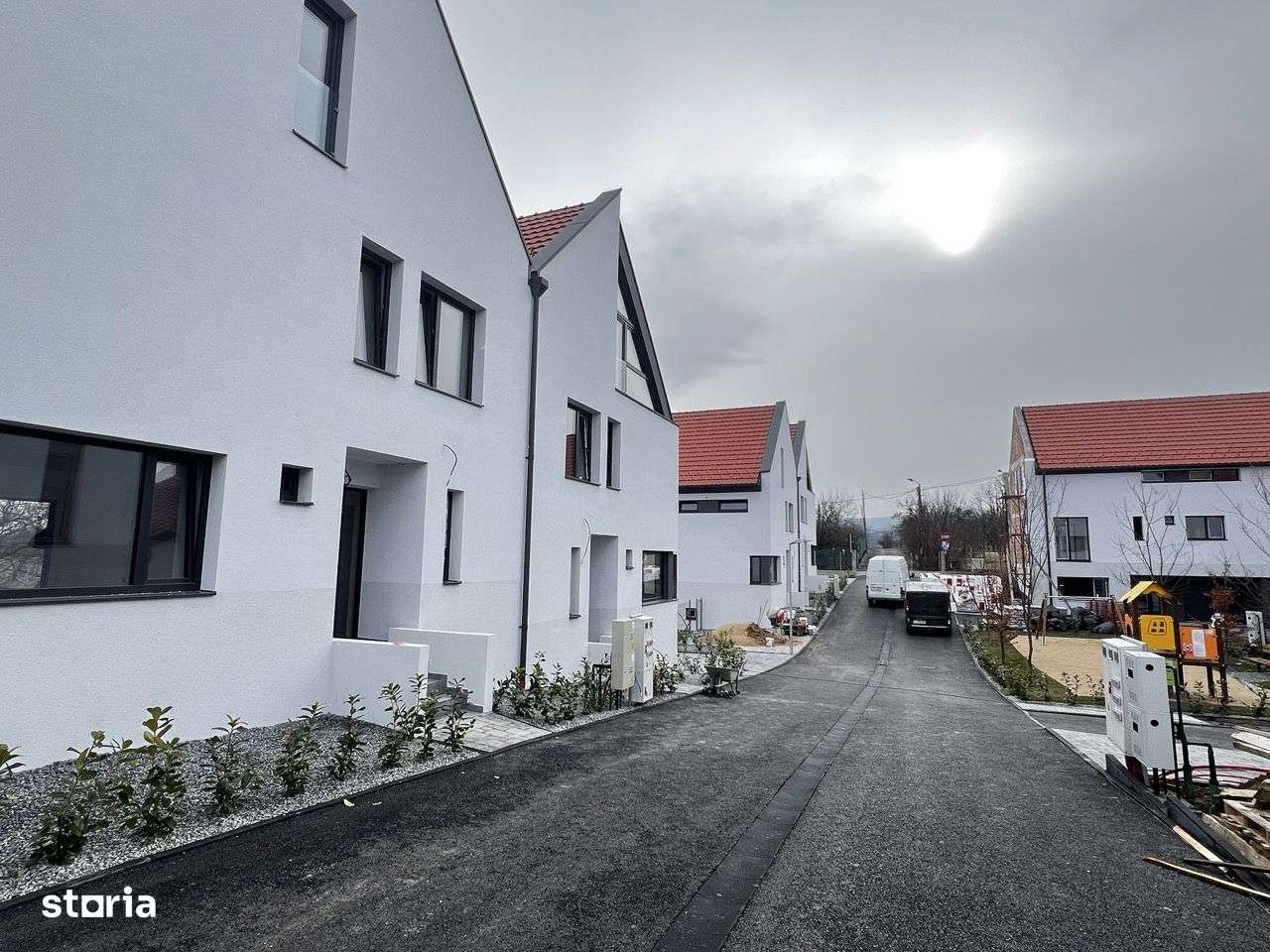 Proiect nou! Duplex de vanzare, 5 camere, Buna Ziua-1