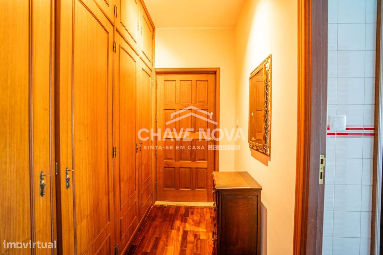 Apartamento T2  c/ Garagem, Varanda e Arrumos em Matosinhos-6