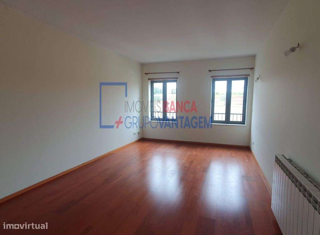 APARTAMENTO T3 - OLIVEIRA DO DOURO - Grande imagem: 4/19