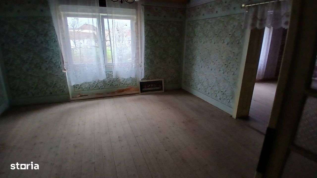 Comision 0 - Casa cu 2 corpuri in Paltinis-13