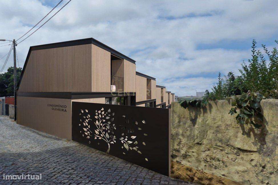 Conjunto de 5 Moradias para Reabilitar com Garagem e Jardim em Localiz - Grande imagem: 4/13