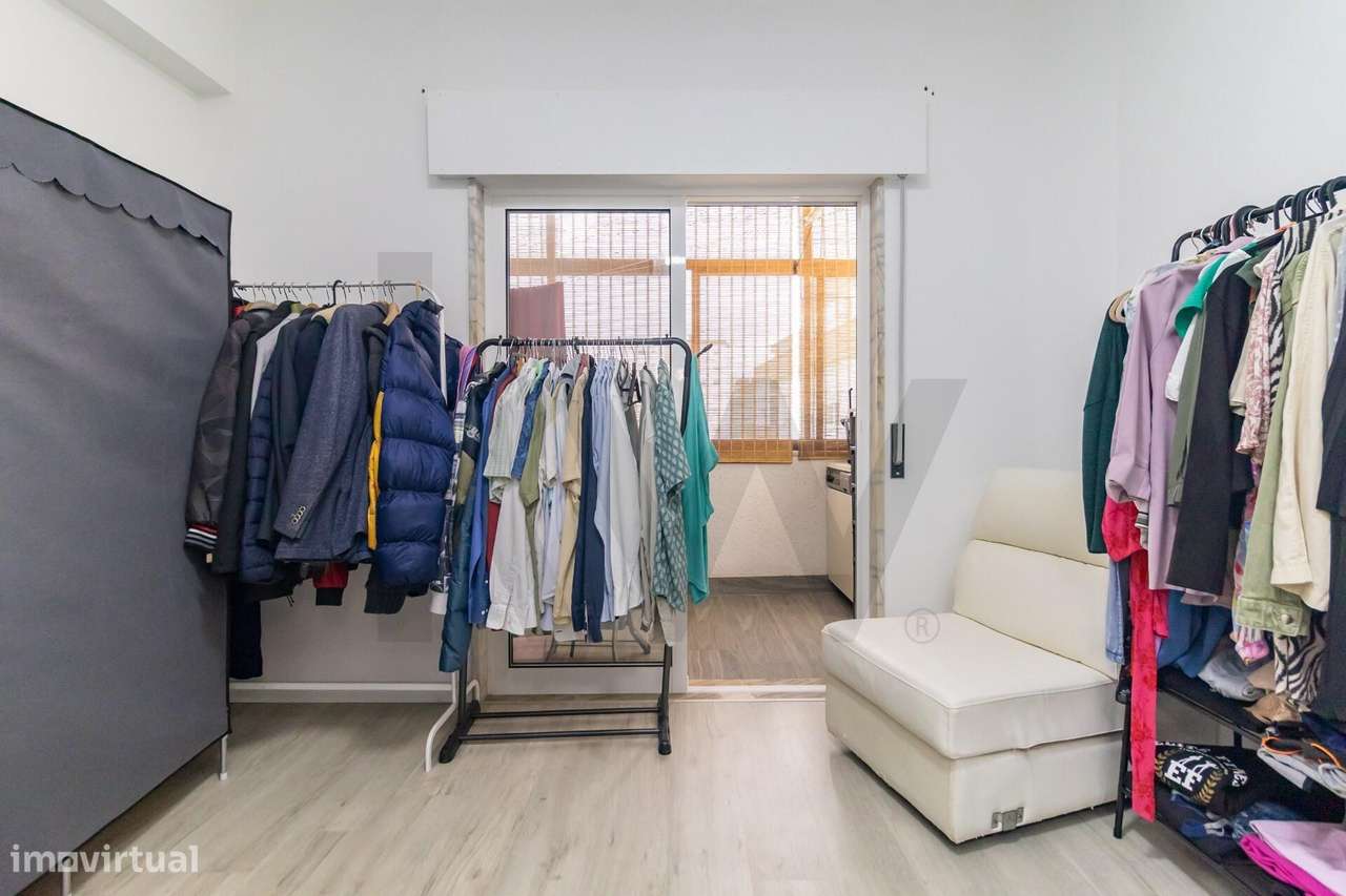 Apartamento T4 Duplex na Amora-18