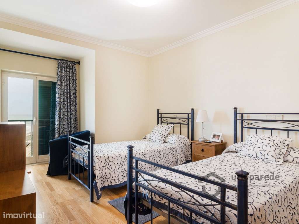 Moradia V4 em condomínio fechado no centro da Ericeira, com garagem.-34