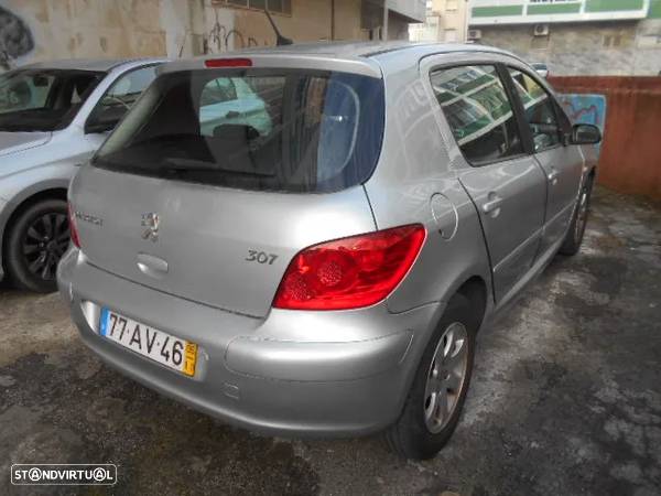 Peugeot 307 1.4 16V Executive - 3