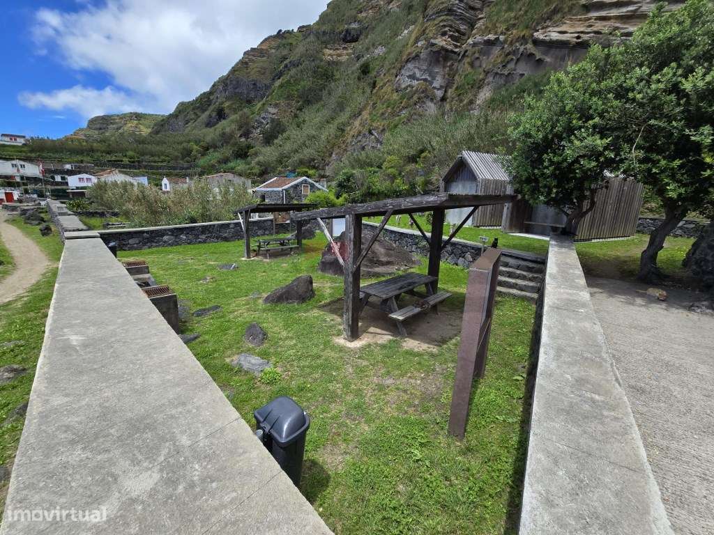 Terreno com Ruína e Acesso Direto ao Mar na Exclusiva Rocha da Relva-18