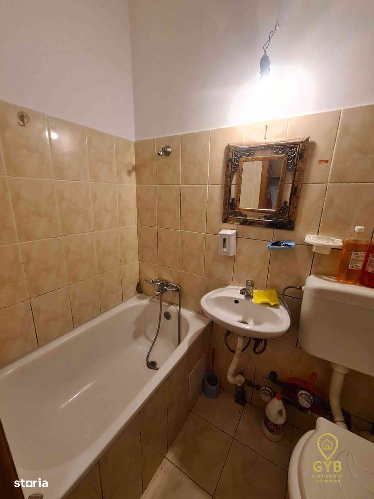 Garsoniera de vânzare - zona Decebal,  Splaiul Crișanei-8