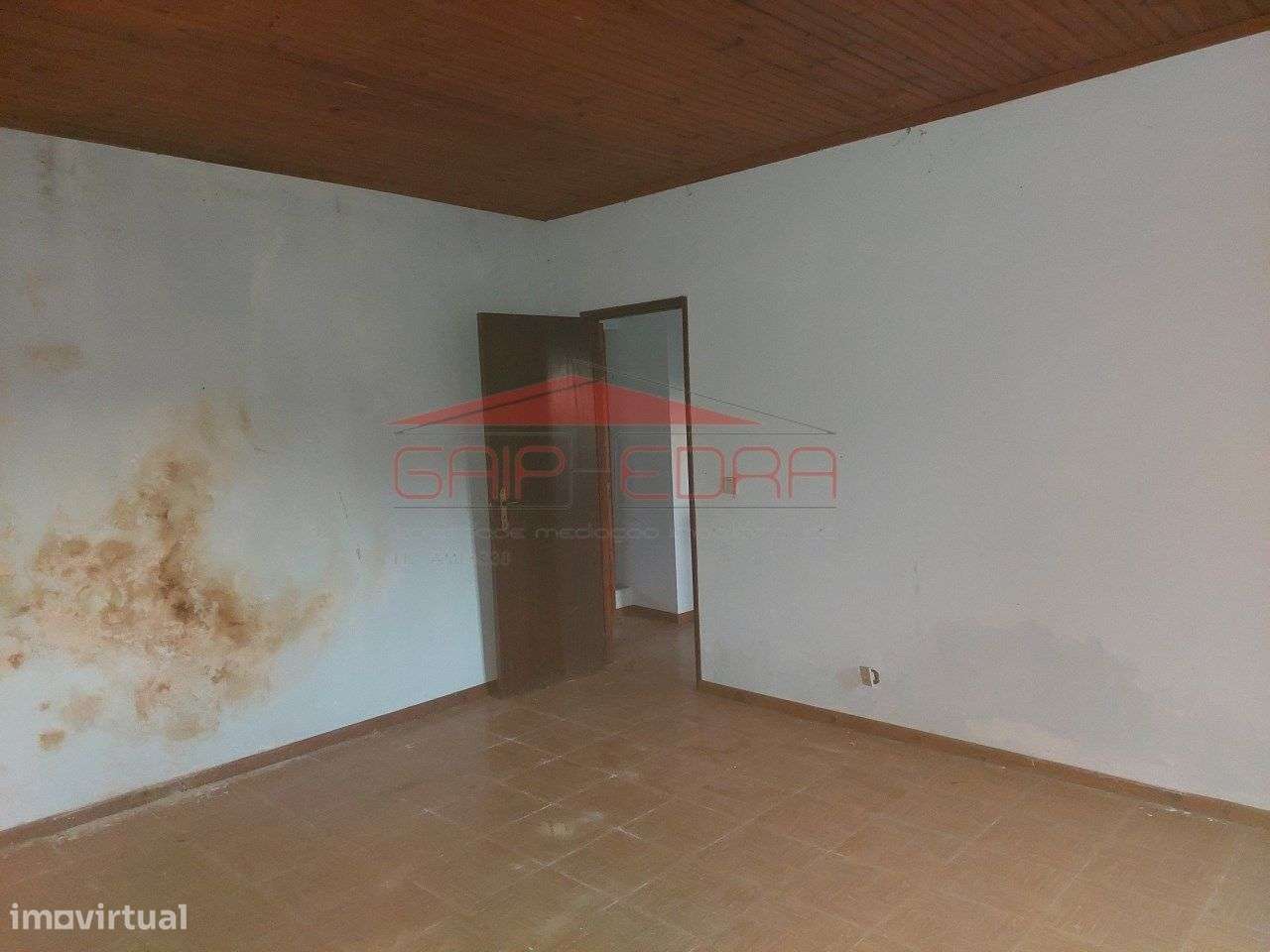 Moradia T3 em Mesão Frio com varanda e acessibilidade-20