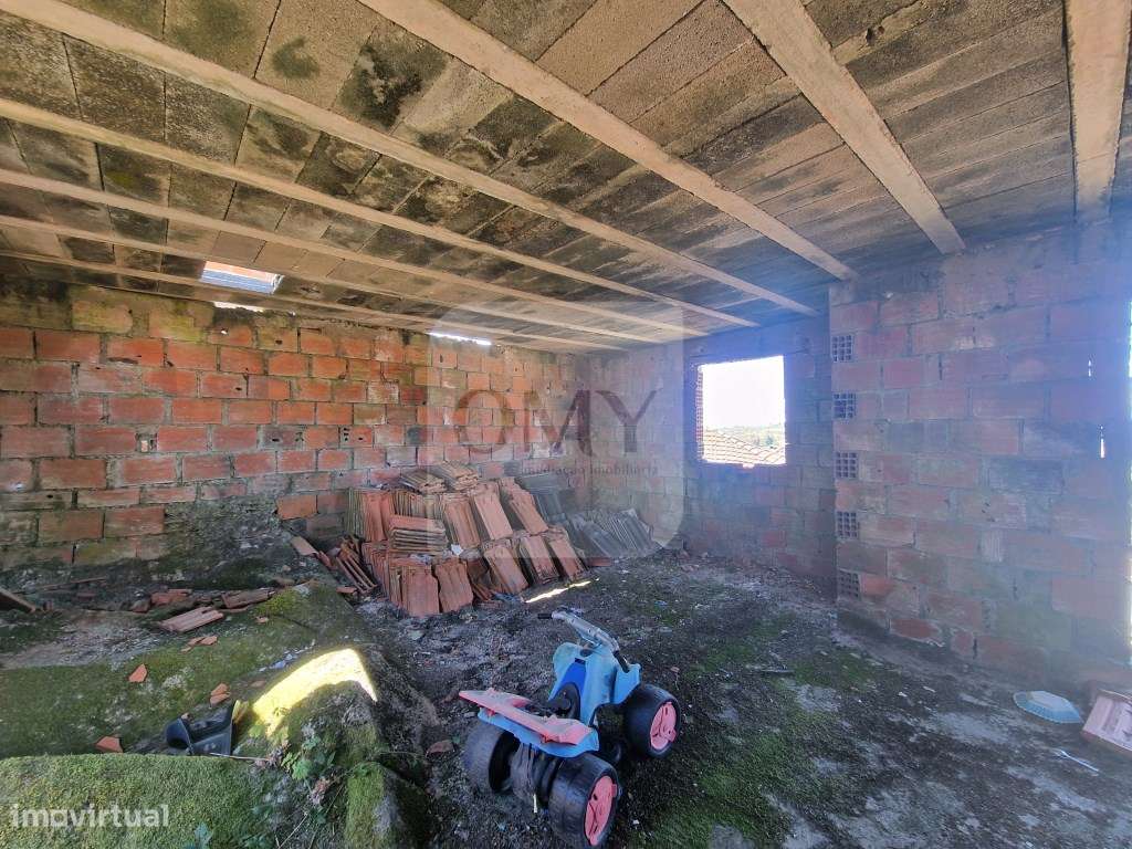 Imóvel para recuperar em Vila Meã, Vila Real-5