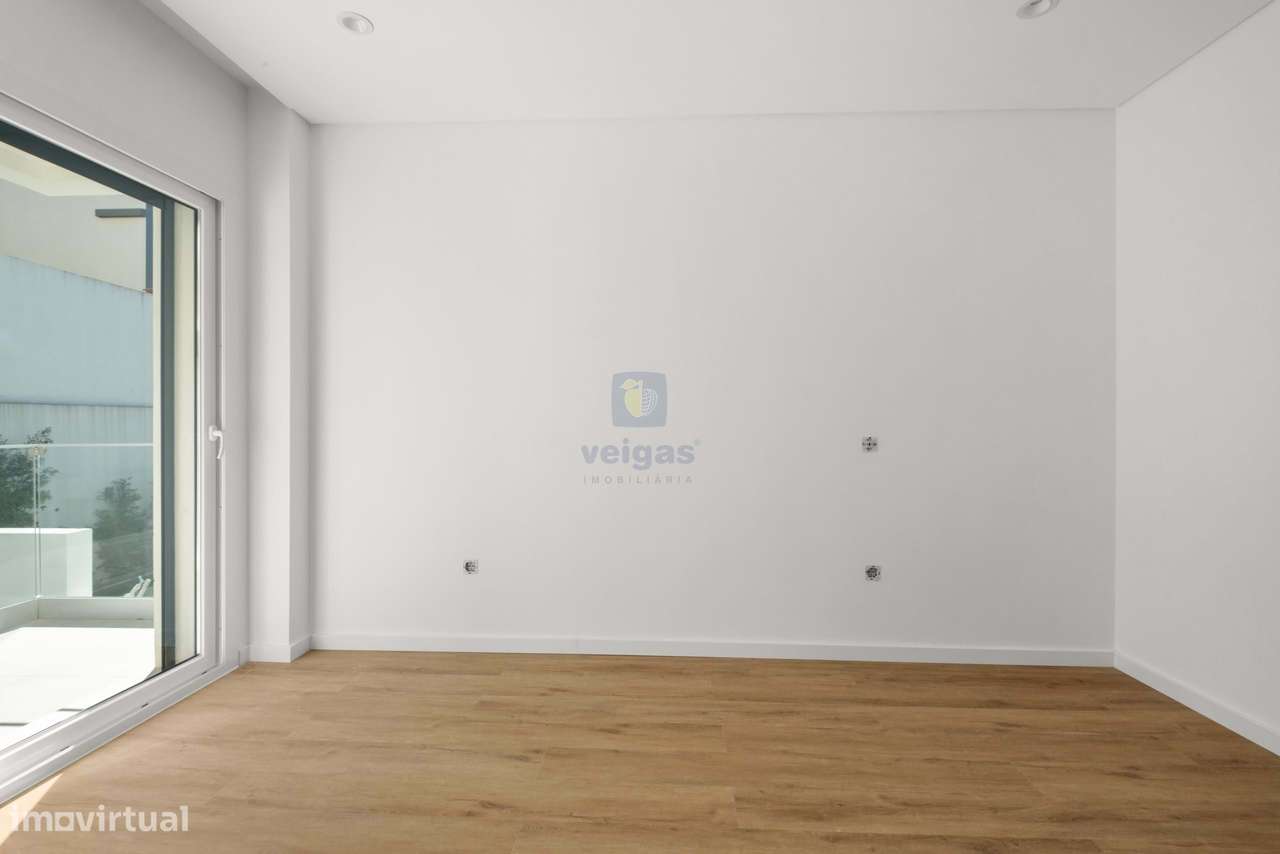 Moradia T5 Contemporânea com Piscina Aquecida – Santa Iria da Azóia-44