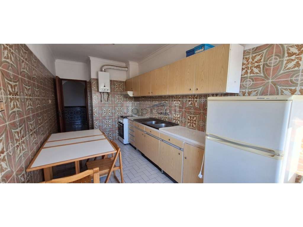 T1 com garagem box e arrecadação - Grande imagem: 4/11