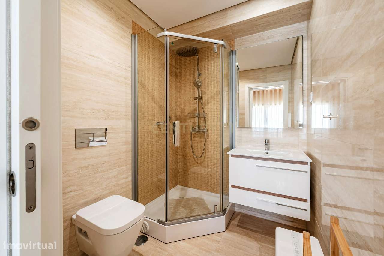 Excelente Apartamento T3+1 Duplex na Quinta da Fábrica, Vale de Milhaç-36