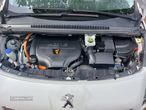 Peugeot 3008 2.0 HDi Hybrid4 99g - 33