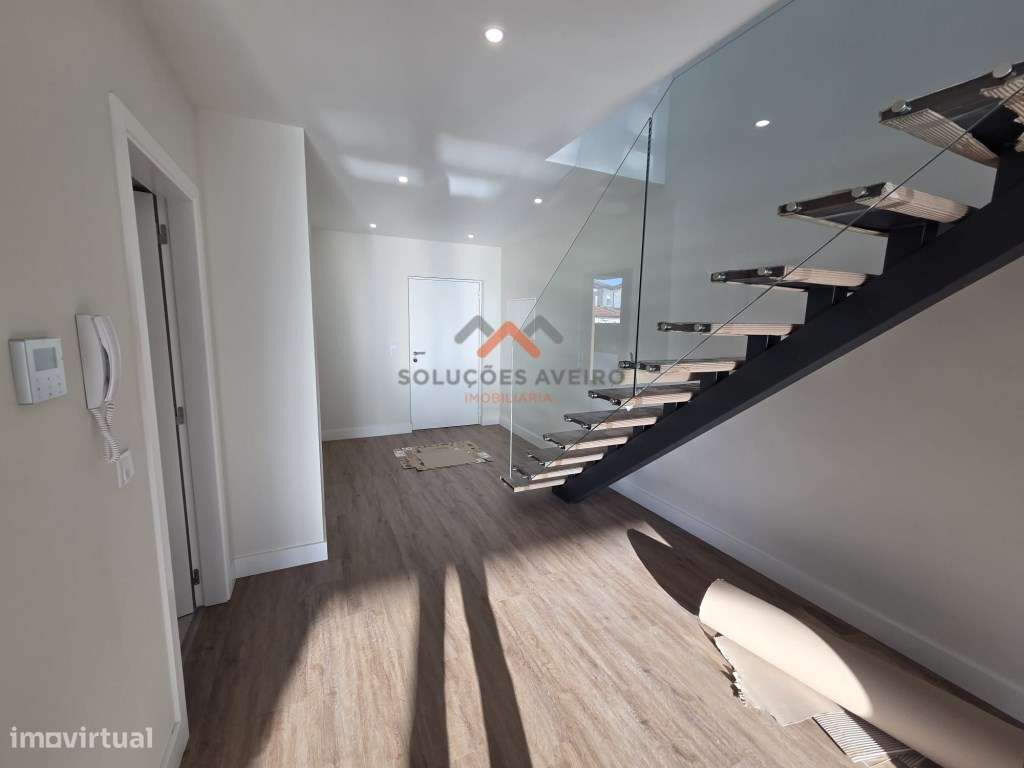 Moradia T4 a 1km das Glicinias!-13