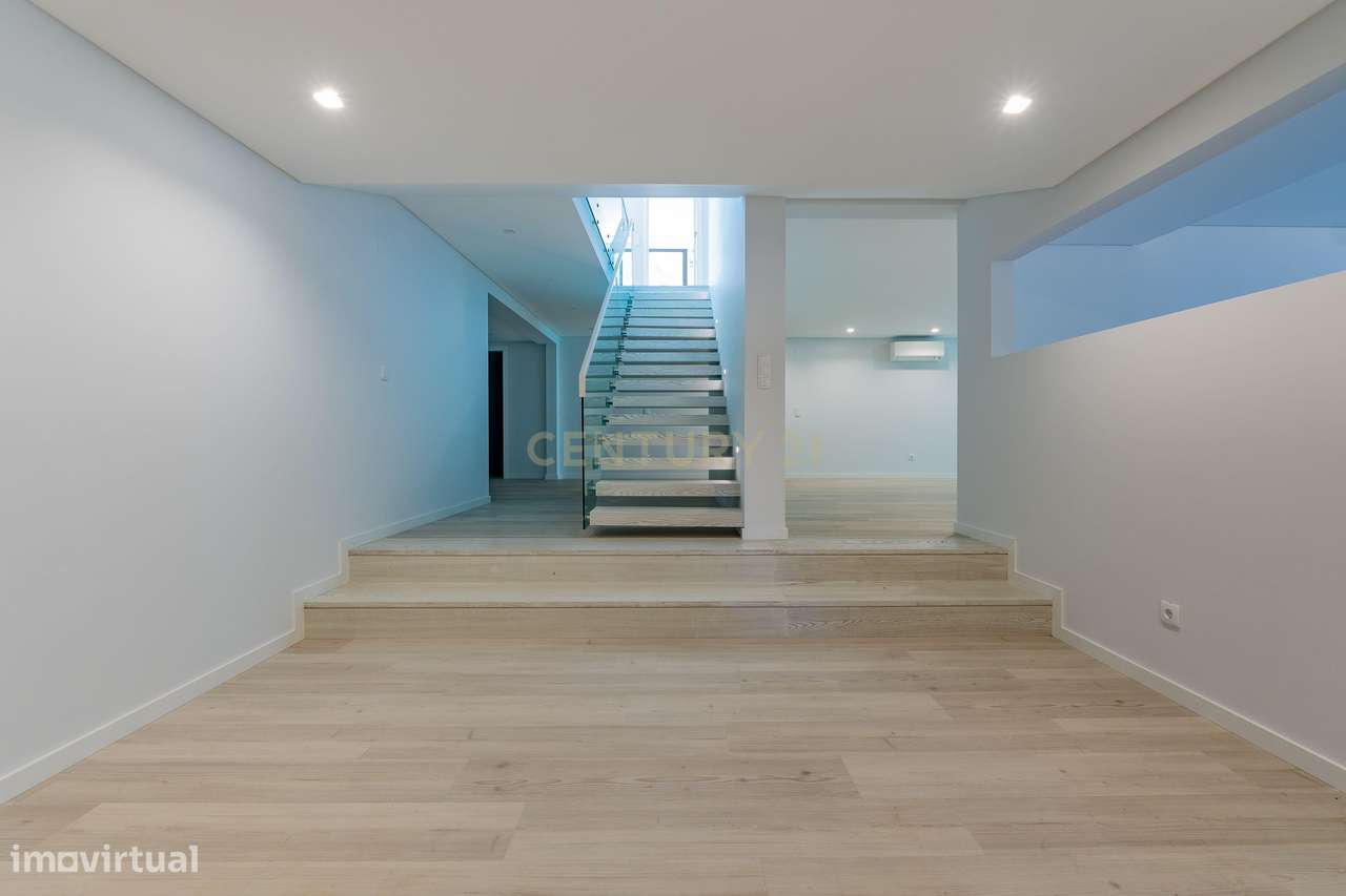 Moradia premium em Cascais onde o luxo e a natureza se encontram-32