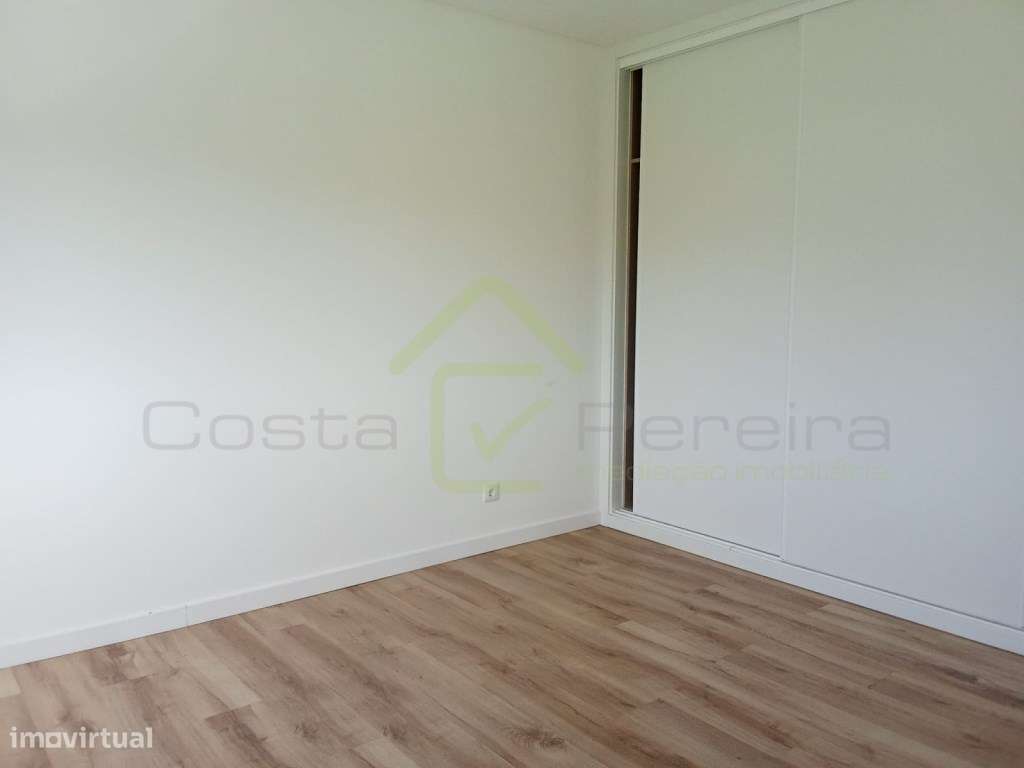 Moradia T4 Nova com garagem e logradouro-19