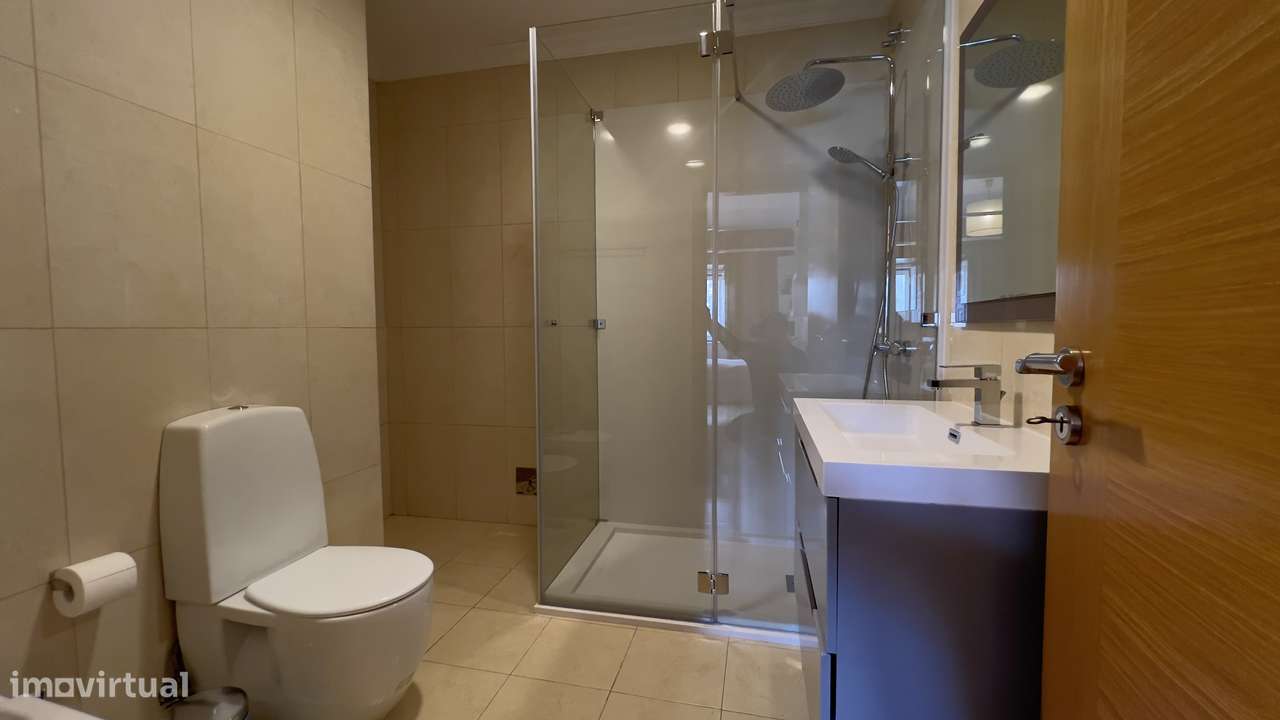 Apartamento T6 Duplex junto à Gulbenkian-21