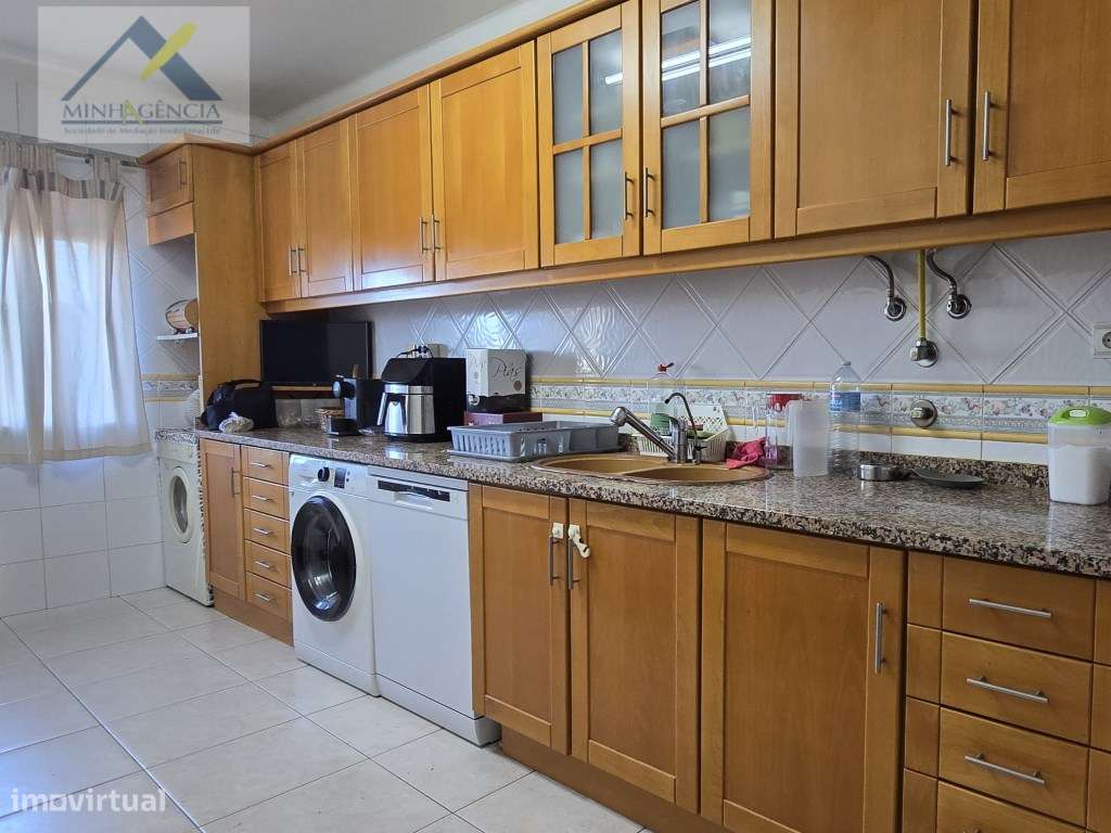 Apartamento T3 com garagem de 45 m2 em Setúbal-7