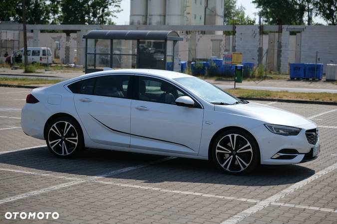 Opel Insignia CT 2.0 T 4x4 Exclusive S&S - 3