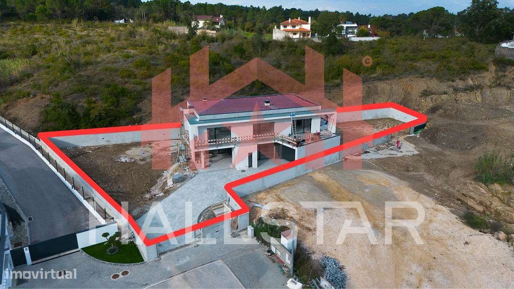 Moradia T4+1 / 2 Suites / Parceiros-1