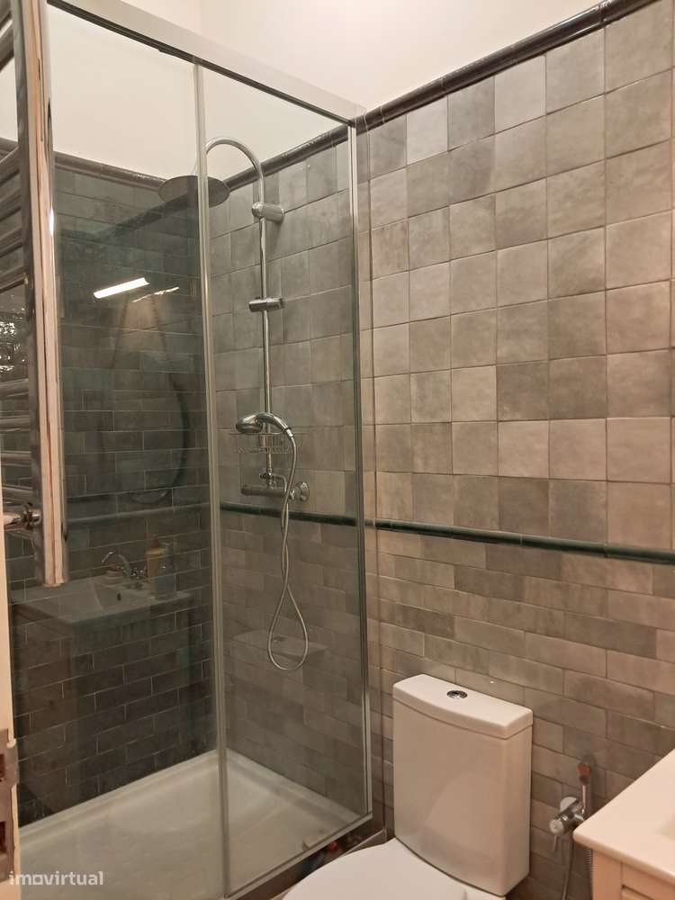 Elegante T3+ 1 com JARDIM privativo Próximo Metro Alameda-15