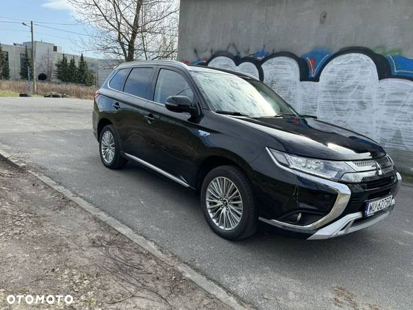 Mitsubishi Outlander 2.4 4WD Plug-In Hybrid - 7