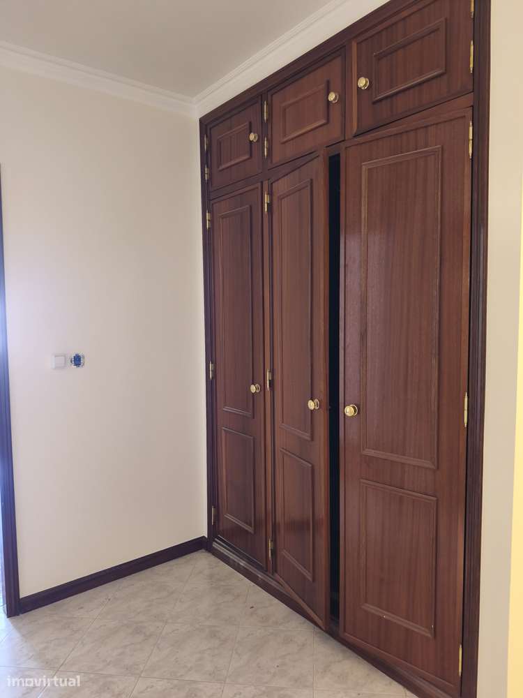 T2 Sintra, Urbanização da Cavaleira, Boas Áreas, Parqueamento.-14