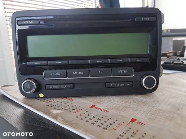 VW Tiguan I Passat B6 Golf 5 6 POLO T5  Radio CD 5M0035186AA - 1