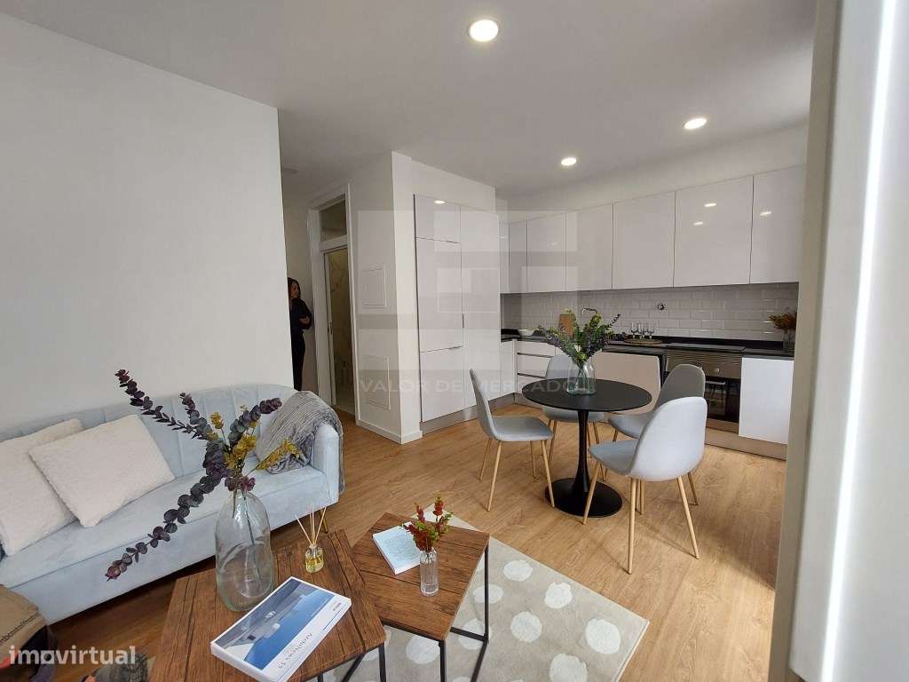 Apartamento T2 recuperado 1 andar, vista de rio, próximo do Panteão... - Grande imagem: 3/16