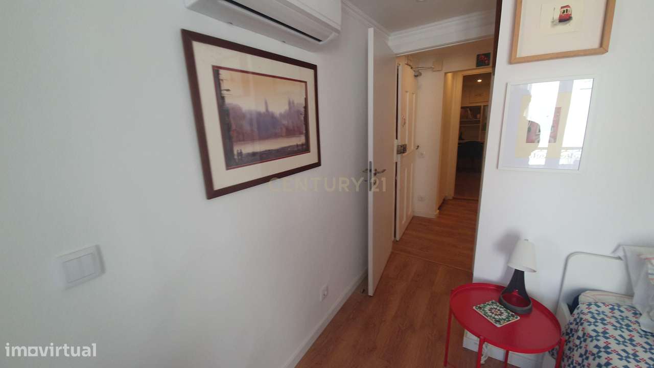 Prédio no Bairro Alto Remodelado com 3 Apartamentos e Loja, um Sonho p-52