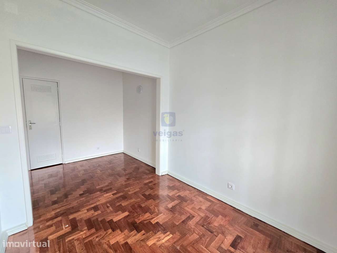 T2 Avenidas Novas remodelado com varanda - Grande imagem: 4/23