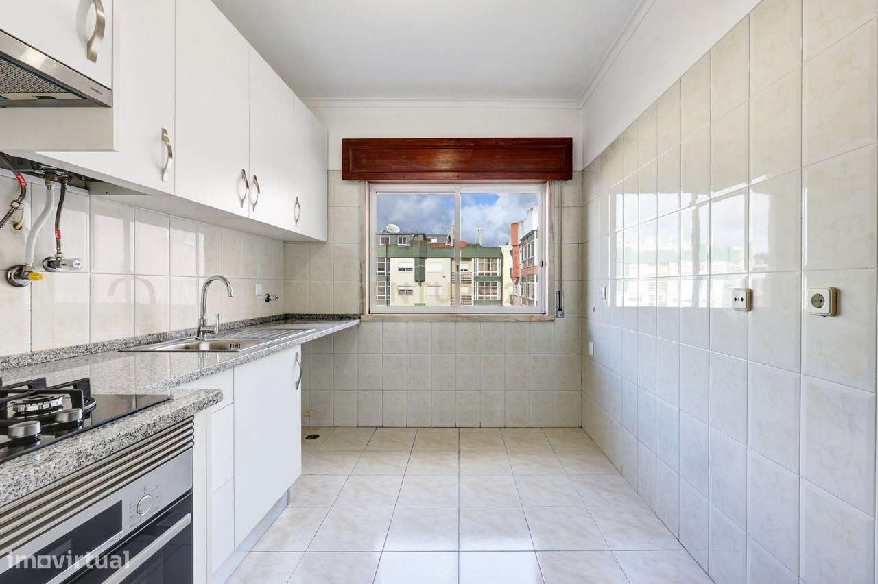 T2 para arrendar em Belas com Cozinha Nova - Grande imagem: 4/16