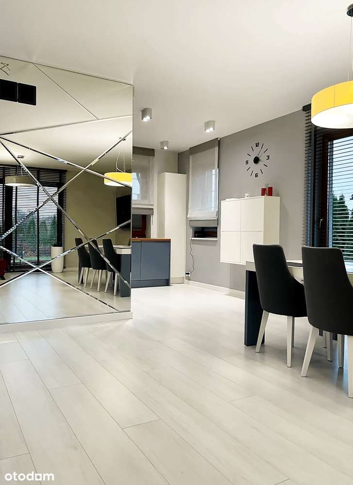 Stylowy dom z pięknym ogrodem w Małęczynie - Pełny obrazek: 4/19