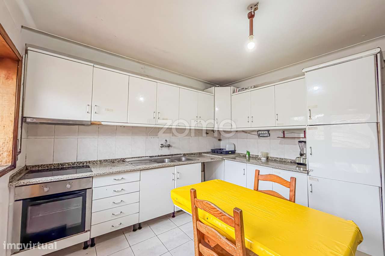 Andar de Moradia junto ao Metro de Fonte do Cuco – Senhora da Hora - Grande imagem: 4/16