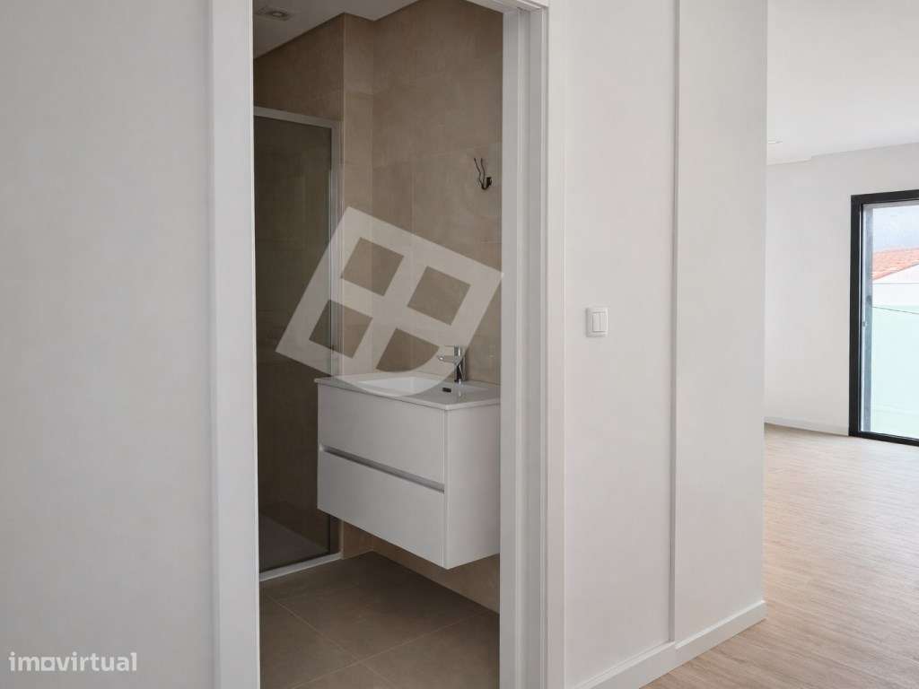 Apartamento T2 Novo c/ Varanda - Pronto Habitar | Esgueira-8
