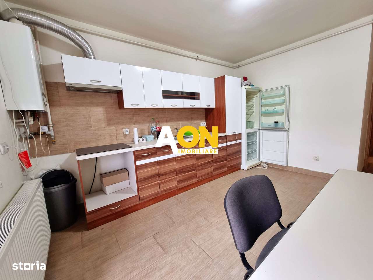 Apartament 2 camere, decomandat, cartier rezidential, Cetate - Imagine principală: 2/9