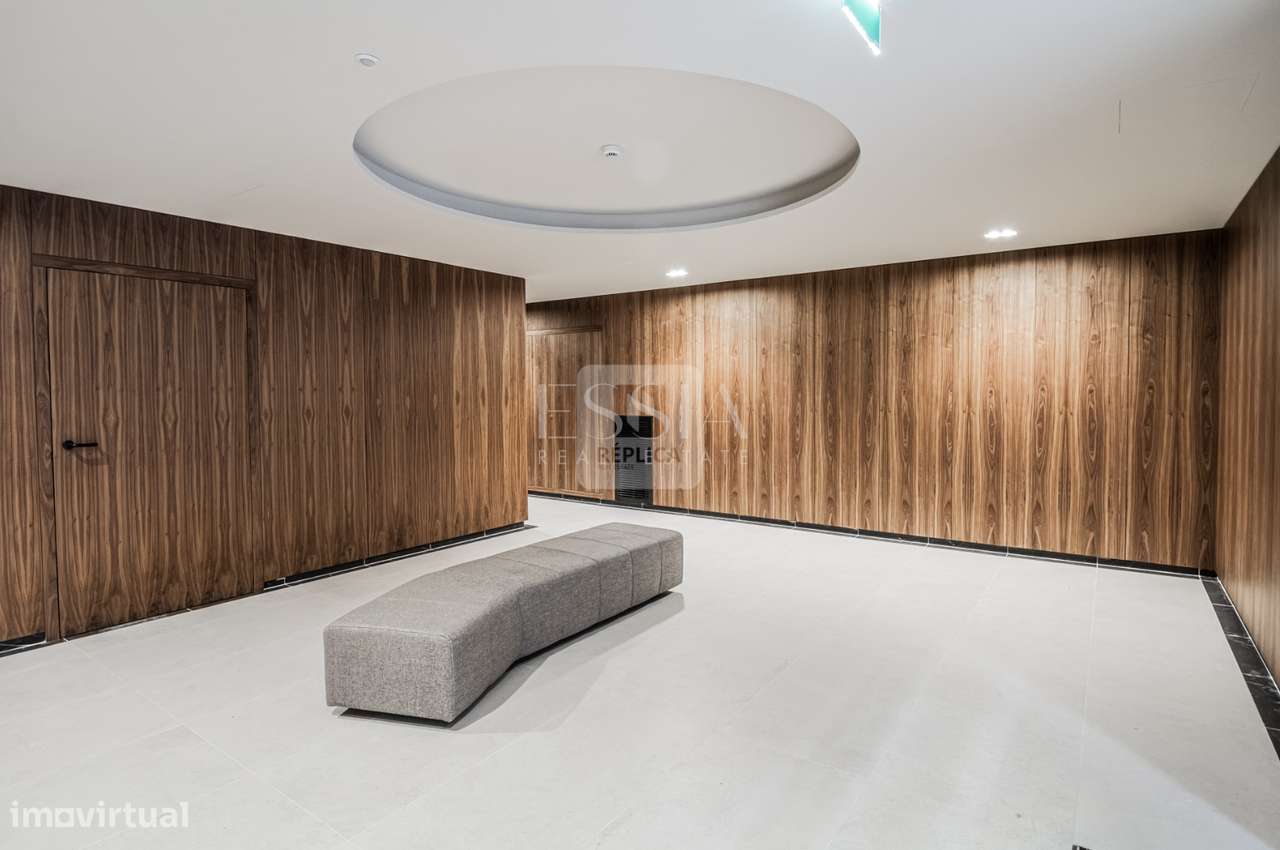 T3 com varanda e lugares de garagem nos Jardins D`Arrábida, VNGaia-18