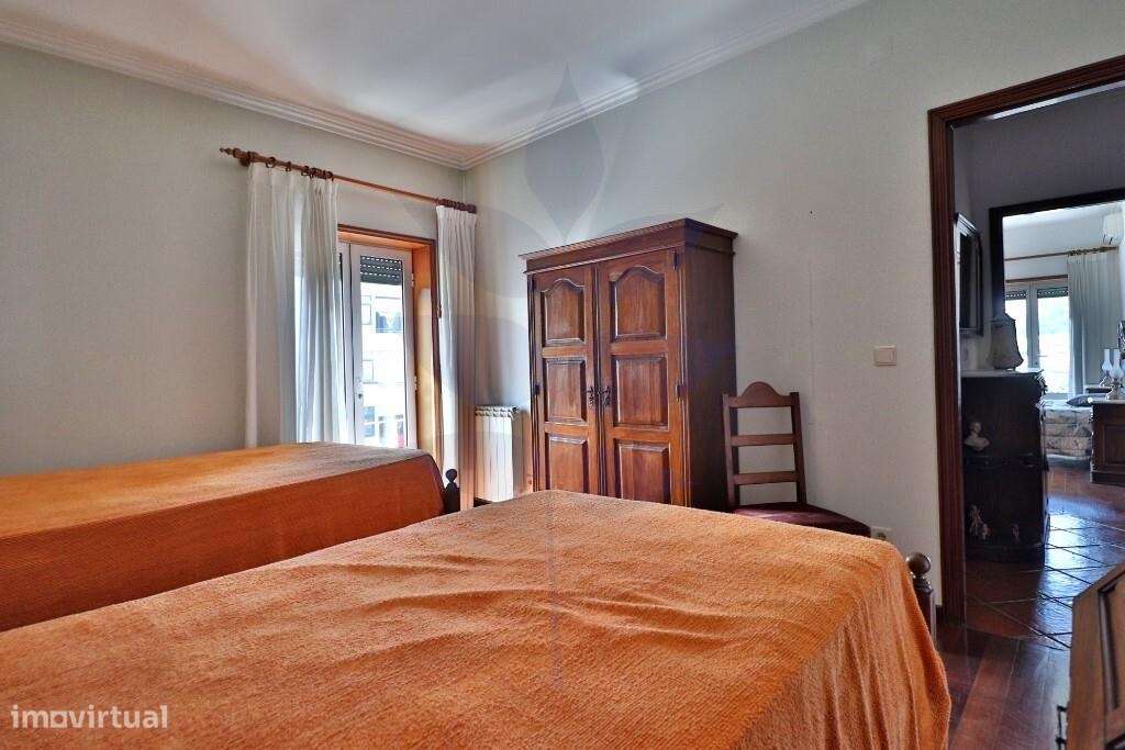 Andar Moradia T3 no Centro de Vila Verde | Mobilado e Equipado | Com G-6