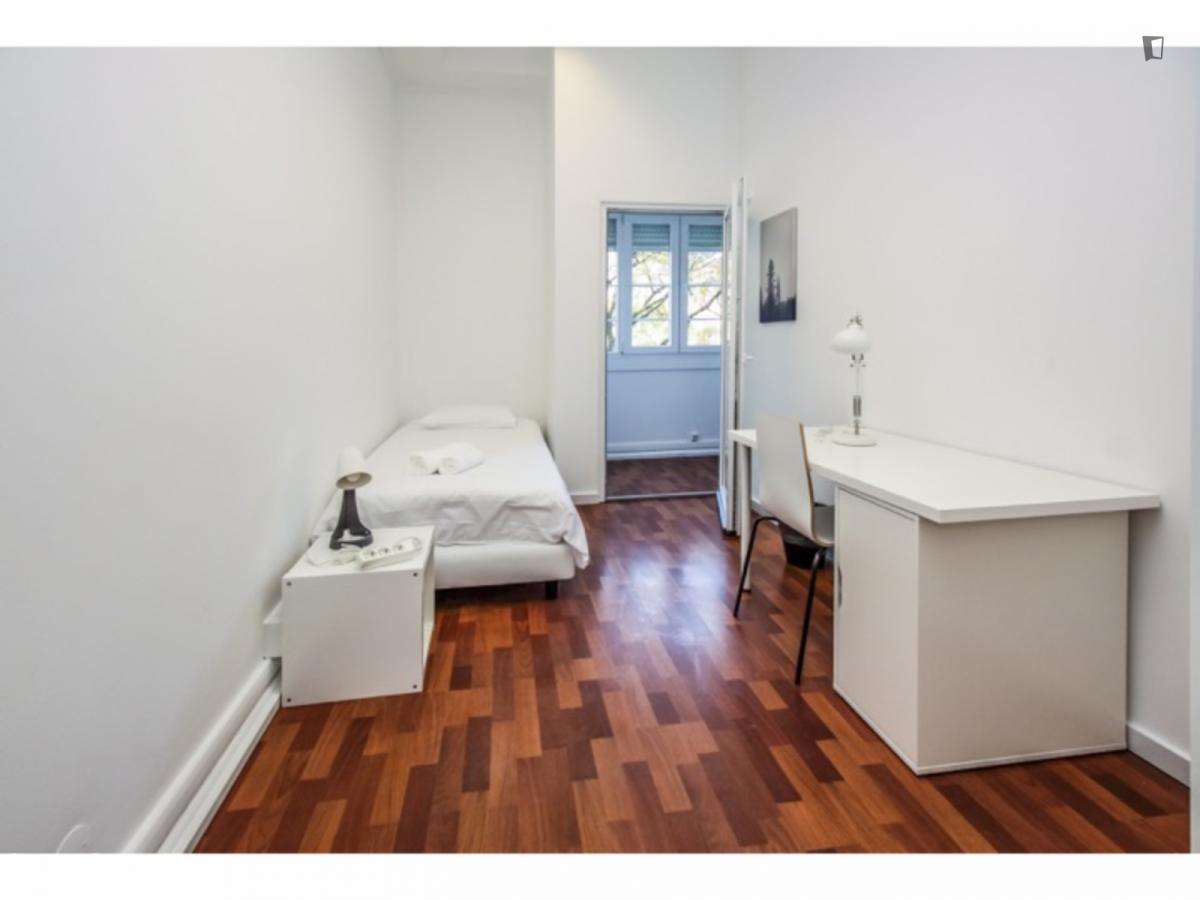 Quarto - localizado em Alameda Lisbon - Grande imagem: 5/6