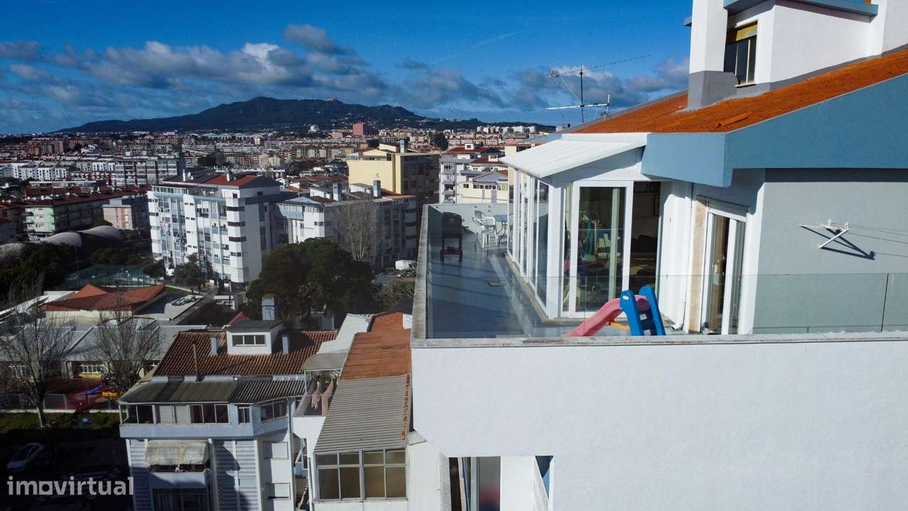 T4 Penthouse Terraco Privativo E Vista Para Sintra Rinchoa