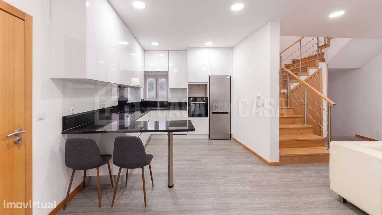 Moradia V3 Remodelada em Gumiei - Grande imagem: 2/12