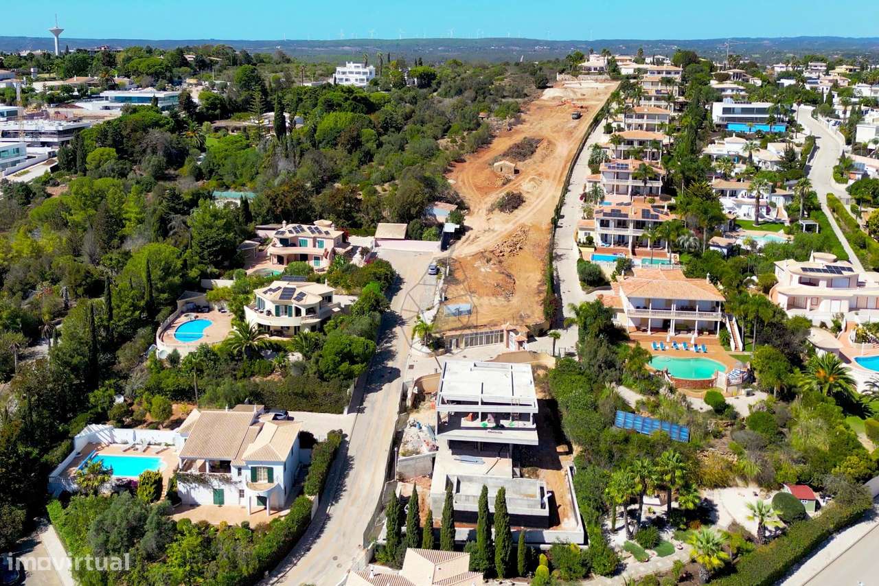 Moradias T3 contemporâneas com piscina novas em construção para venda - Grande imagem: 4/34