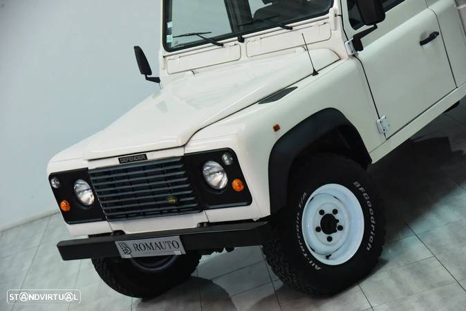 Land Rover Defender - 3