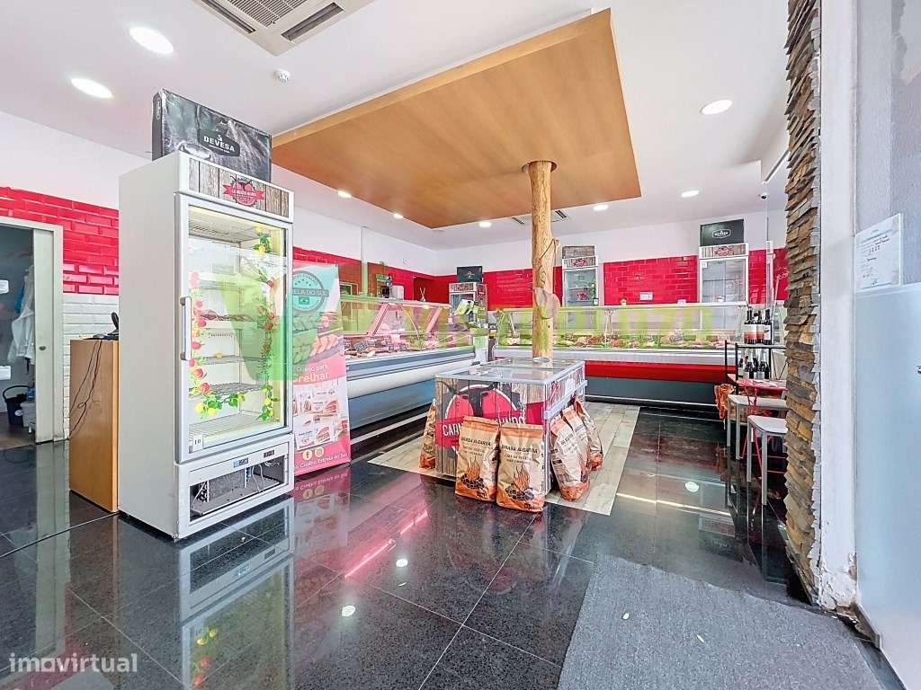 Talho em Funcionamento no Centro da Cidade Portimão - Loja Totalmen...-13