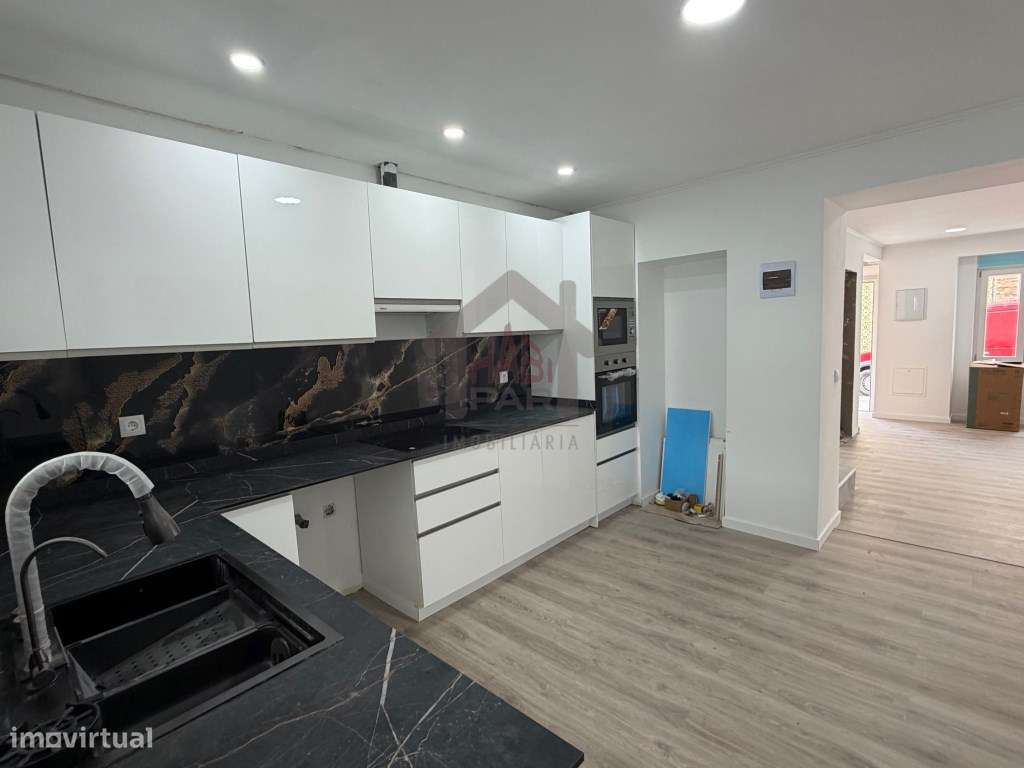 Excelente Moradia Renovada Centro Histórico de Salvaterra de Magos-8