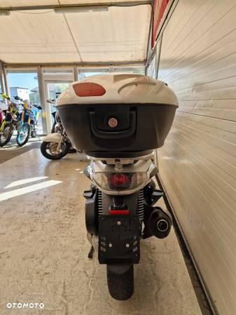 Piaggio Beverly - 4